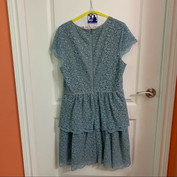 Banana Republic Womens periwinkle blue tiered lace dress with capped sleeves - Picture 3 of 13